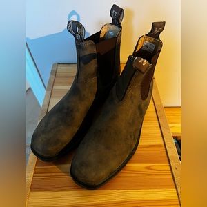 Mens Blundstone, size 8, rustic brown, worn once